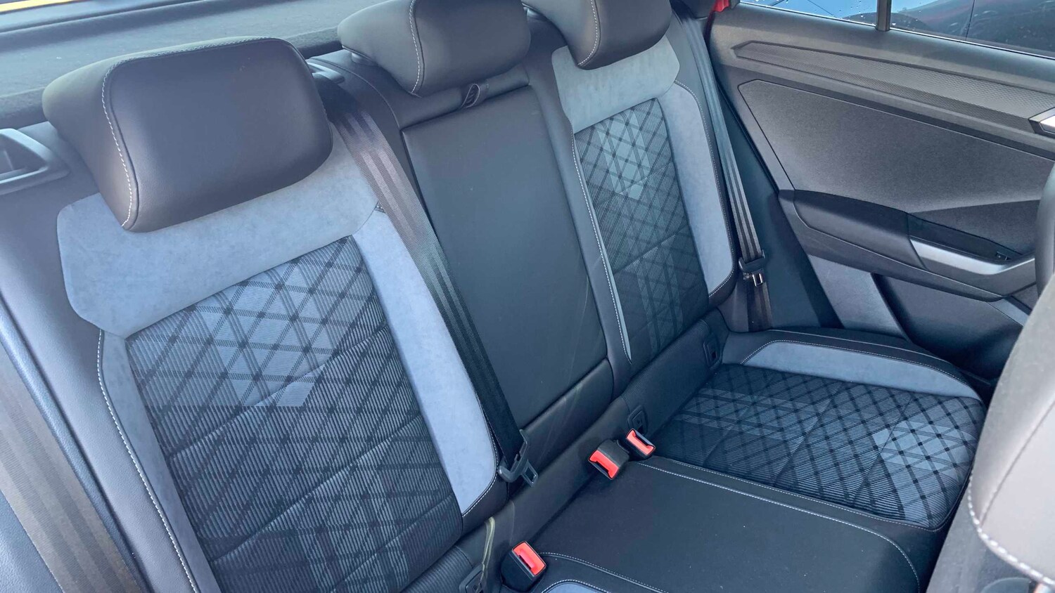 Used Volkswagen T-Roc 2023 for sale - 77928720: Photo 12