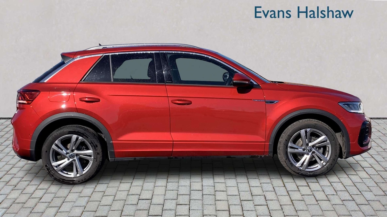 Used Volkswagen T-Roc 2023 for sale - 77928720: Photo 4