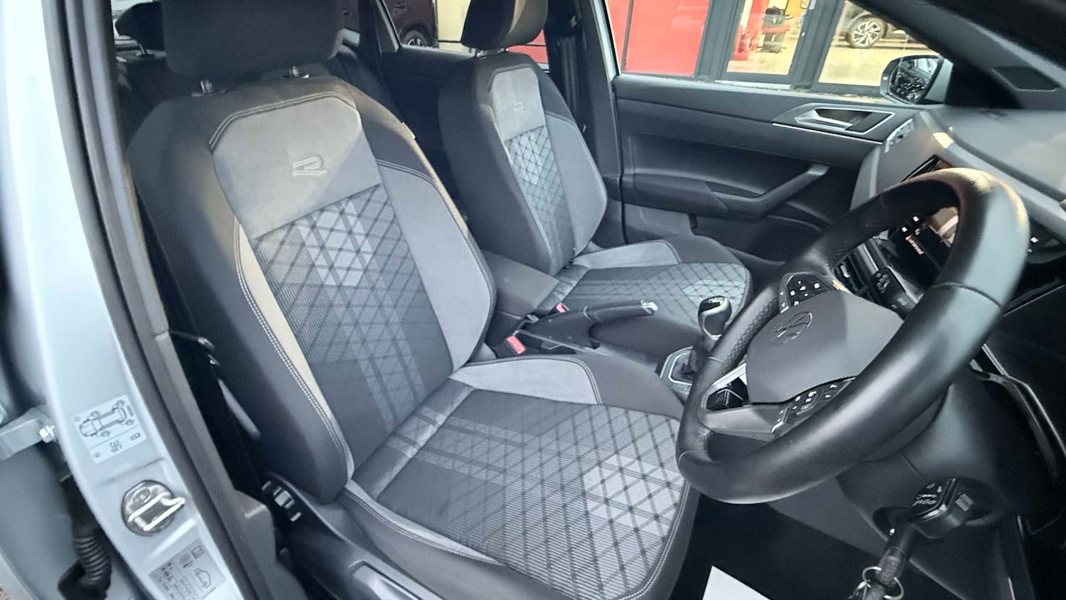 Used Volkswagen Polo 2024 for sale - 77856964: Photo 11