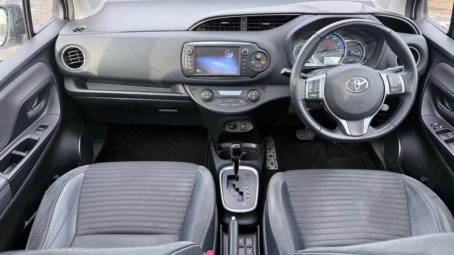 Used Toyota Yaris 2015 for sale - 78063835: Photo 10