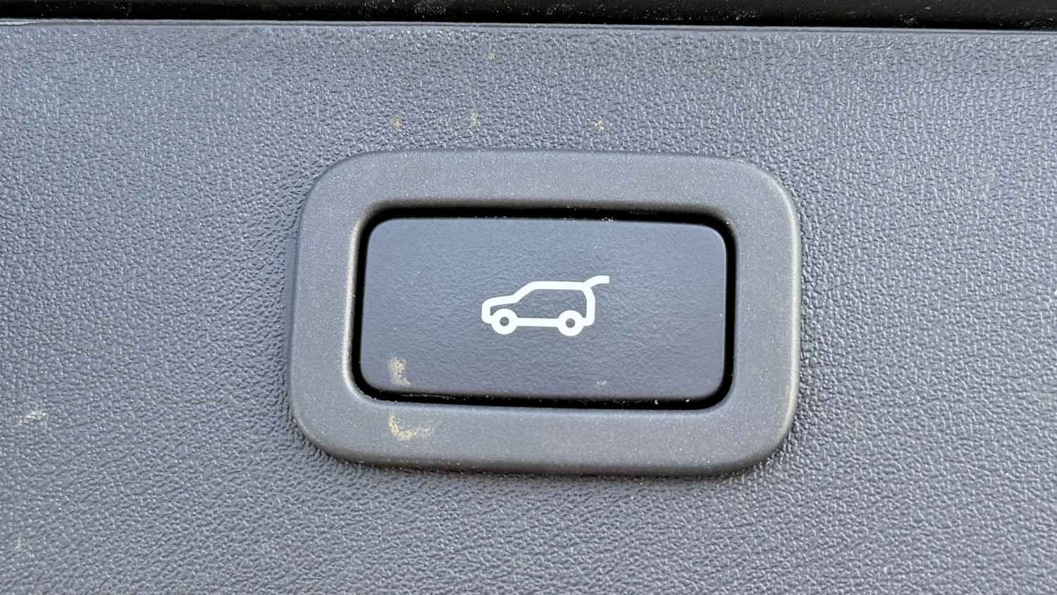 Used Jaguar XF 2018 for sale - 77860574: Photo 17