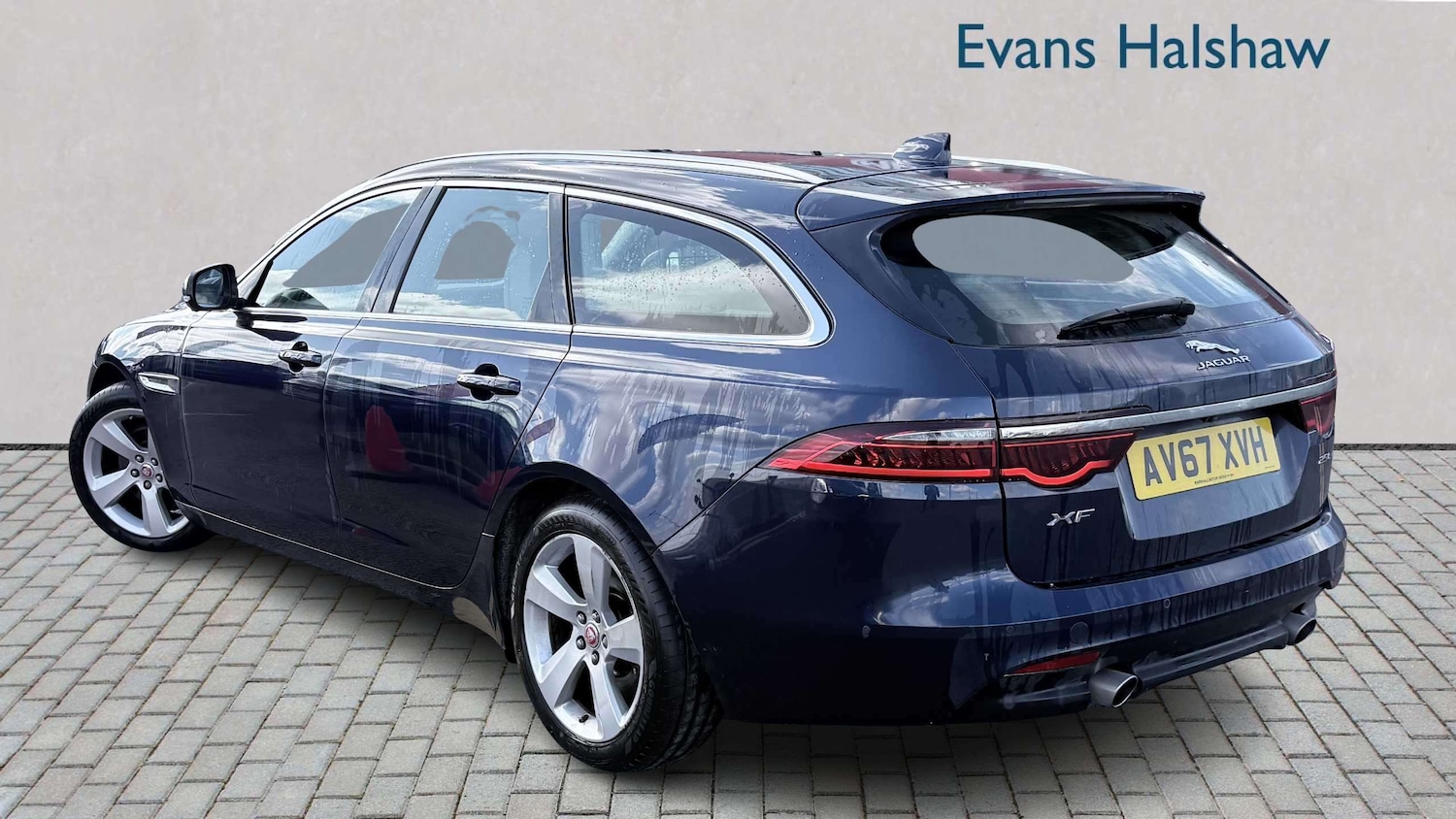 Used Jaguar XF 2018 for sale - 77860574: Photo 2