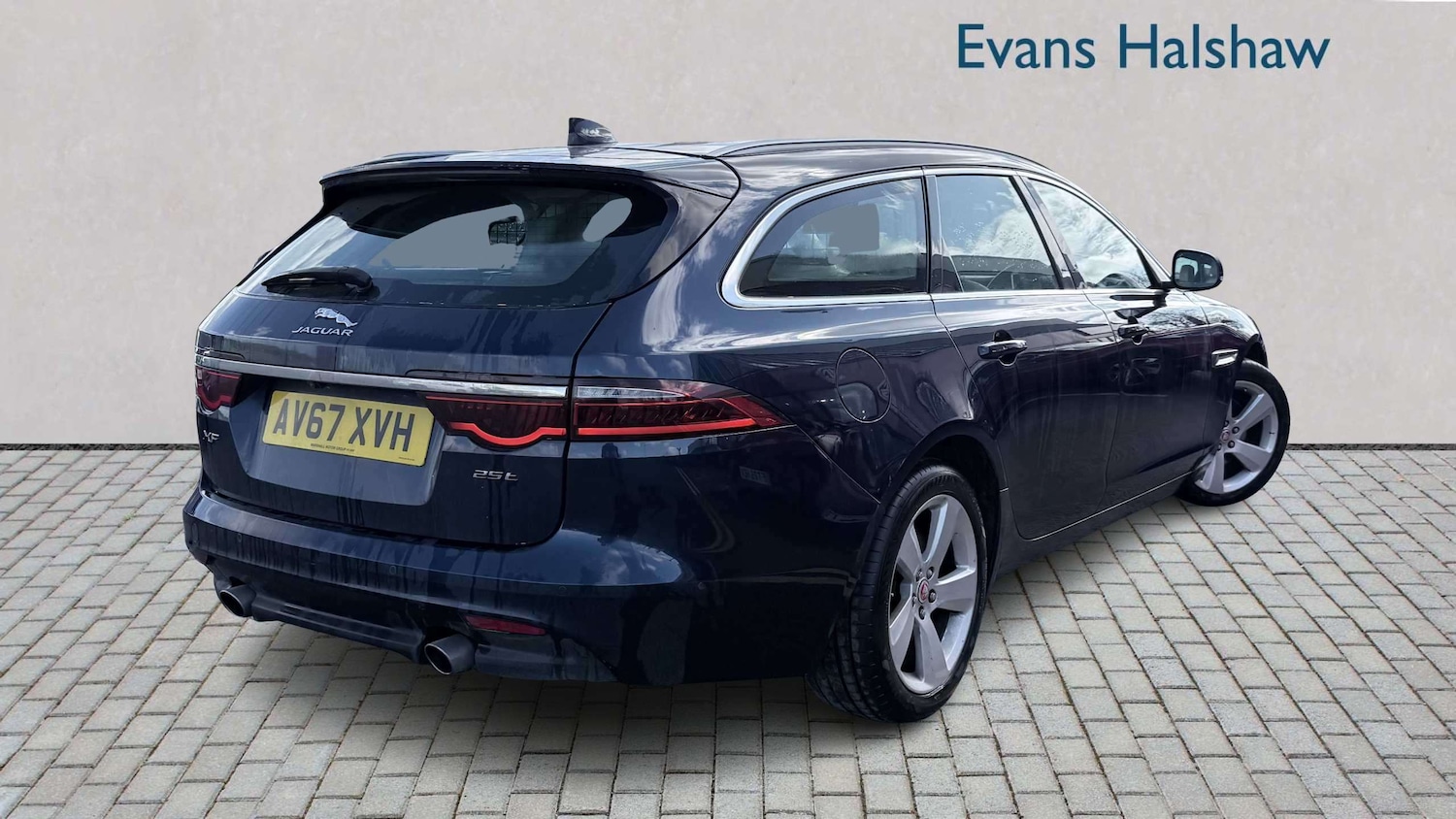 Used Jaguar XF 2018 for sale - 77860574: Photo 5