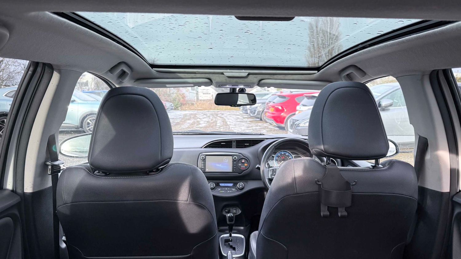 Used Toyota Yaris 2015 for sale - 78052020: Photo 12