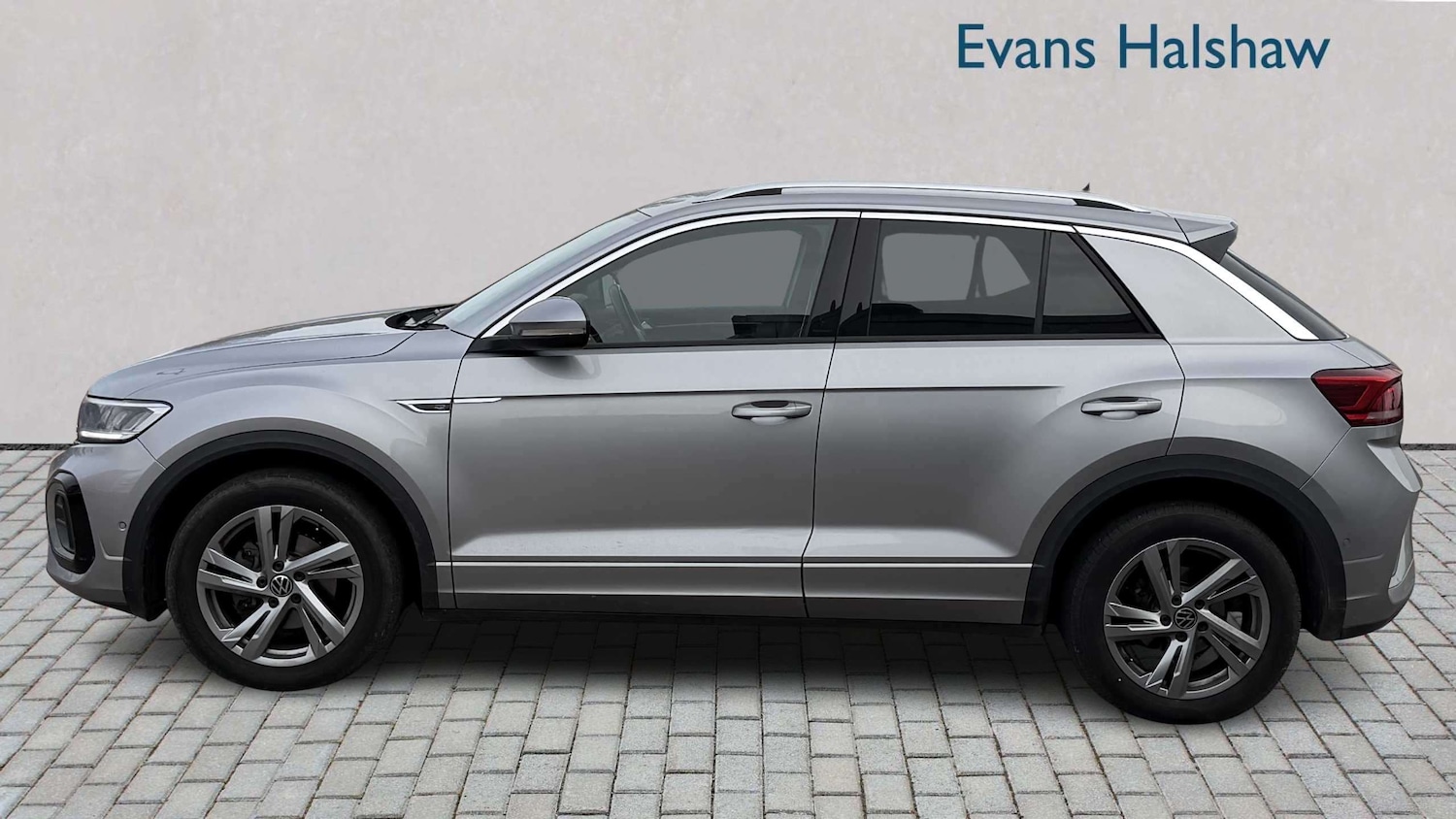Used Volkswagen T-Roc 2023 for sale - 77886039: Photo 3