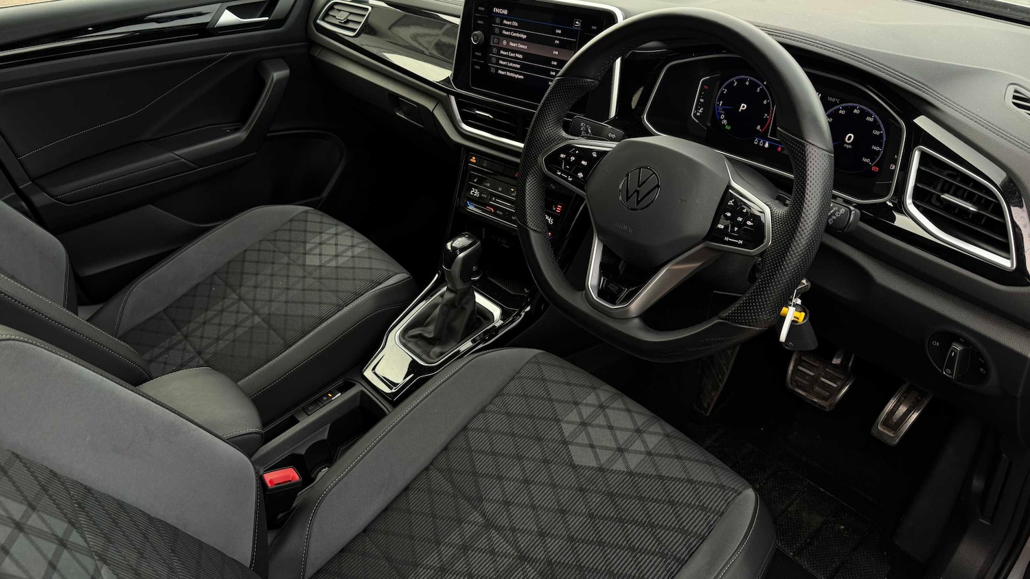 Used Volkswagen T-Roc 2023 for sale - 77886039: Photo 8