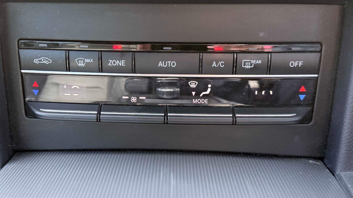 Used Mercedes-Benz E Class 2015 for sale - 77894371: Photo 11