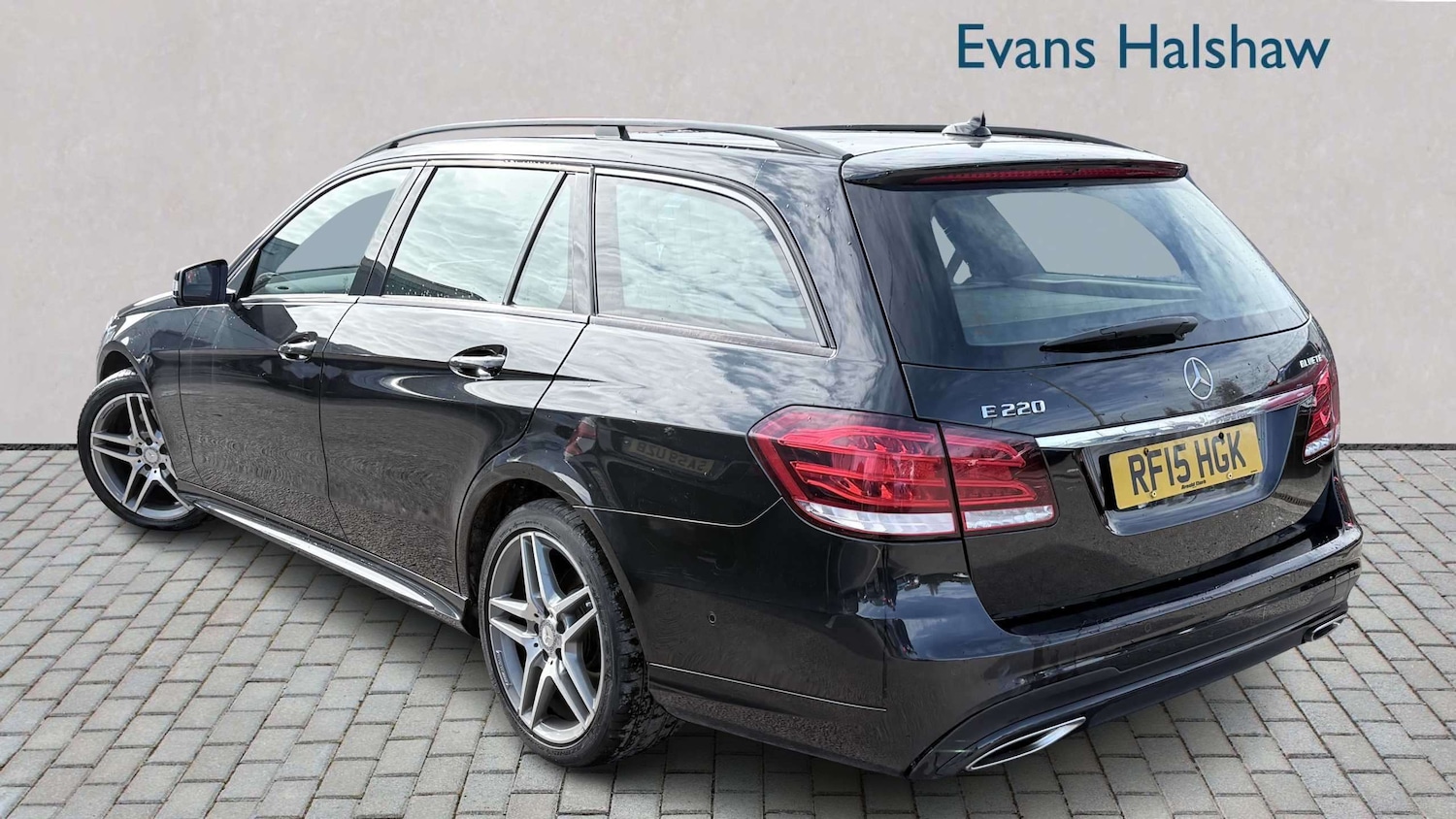 Used Mercedes-Benz E Class 2015 for sale - 77894371: Photo 2