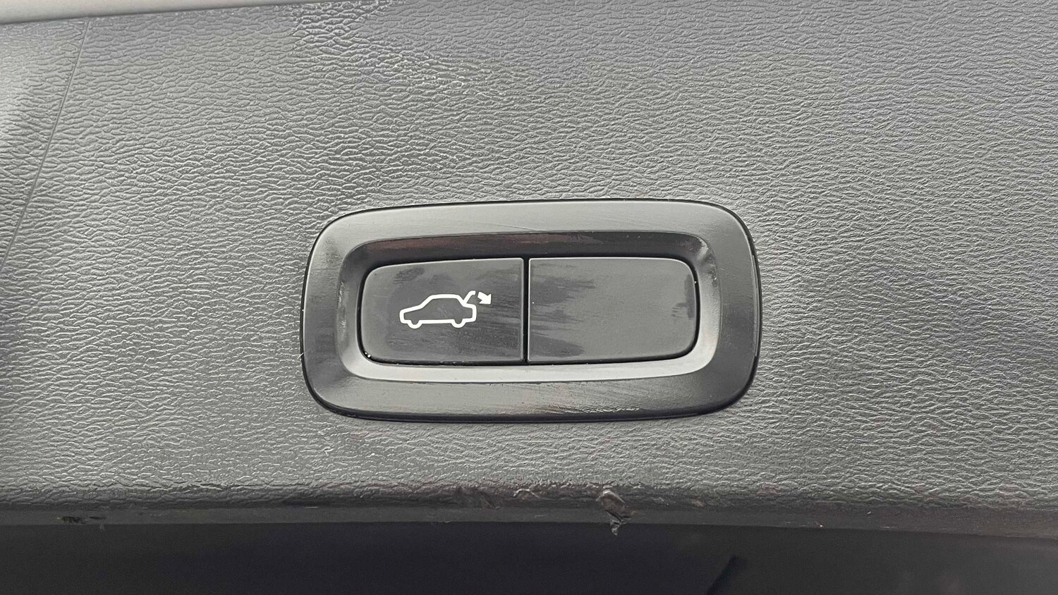 Used Volvo XC40 for sale - 77859829: Photo 16