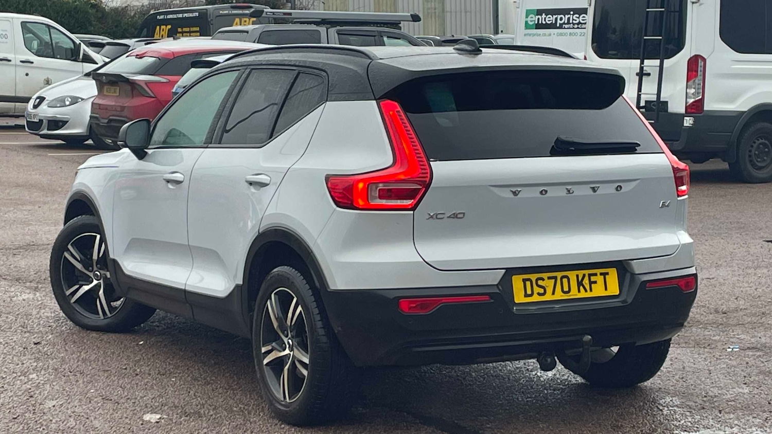 Used Volvo XC40 for sale - 77859829: Photo 2