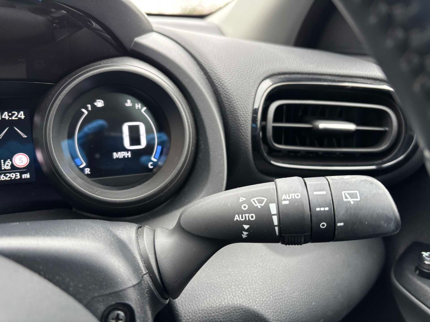 Used Toyota Yaris 2023 for sale - 78037391: Photo 19