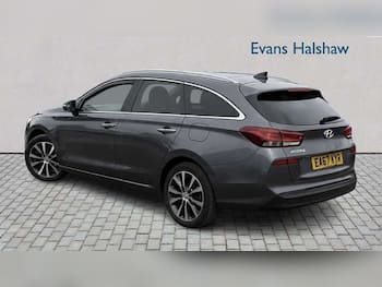 Used Hyundai i30 2017 for sale - 79637309: Photo