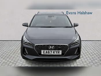 Used Hyundai i30 2017 for sale - 79637309: Photo
