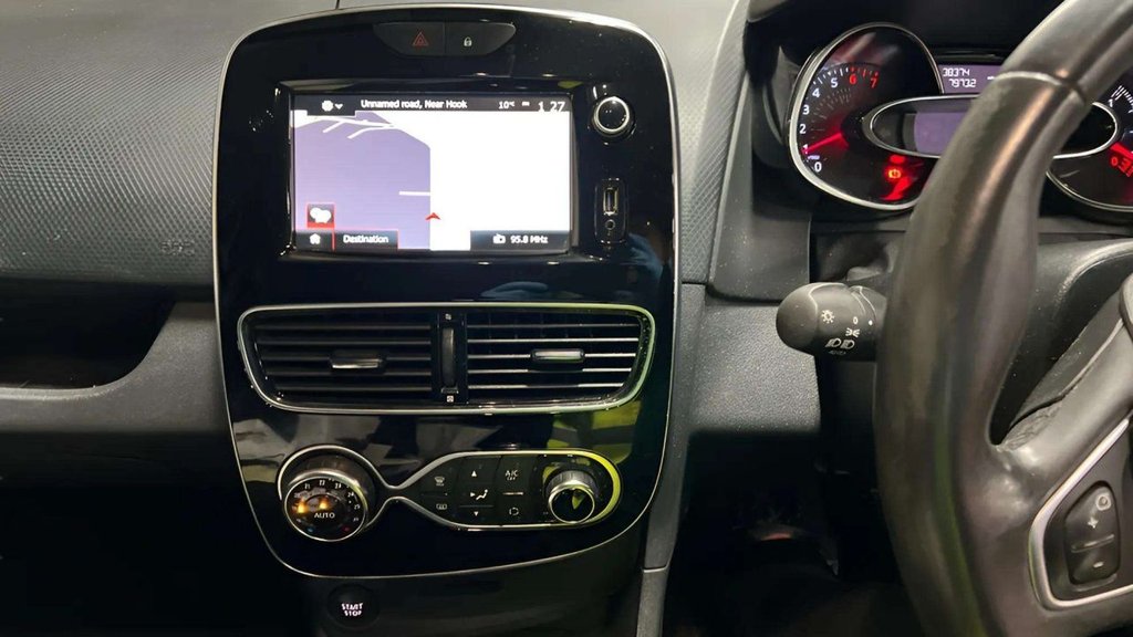 Used Renault Clio 2019 for sale - 76966277: Photo 11