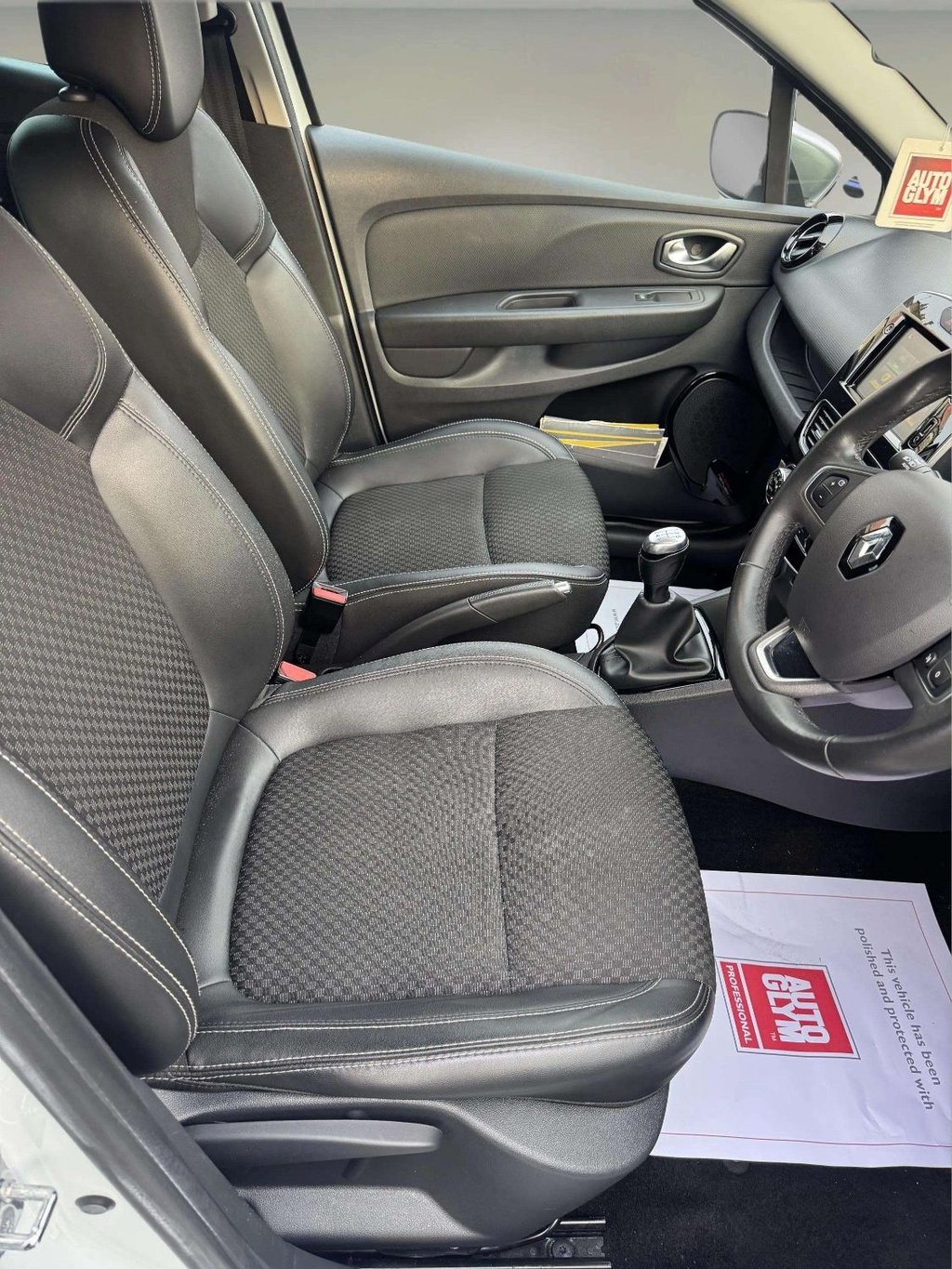 Used Renault Clio 2019 for sale - 76966277: Photo 18