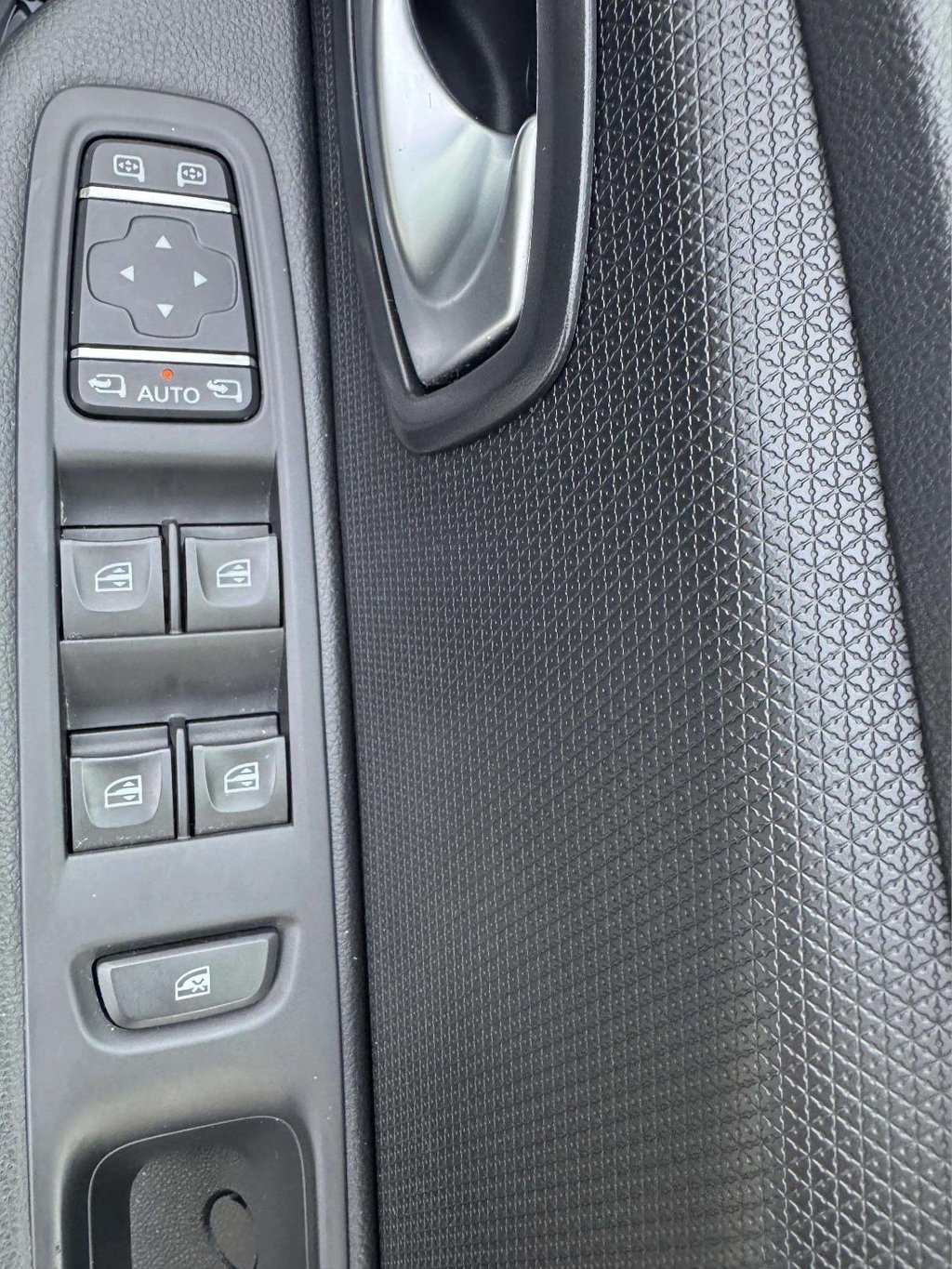 Used Renault Clio 2019 for sale - 76966277: Photo 19