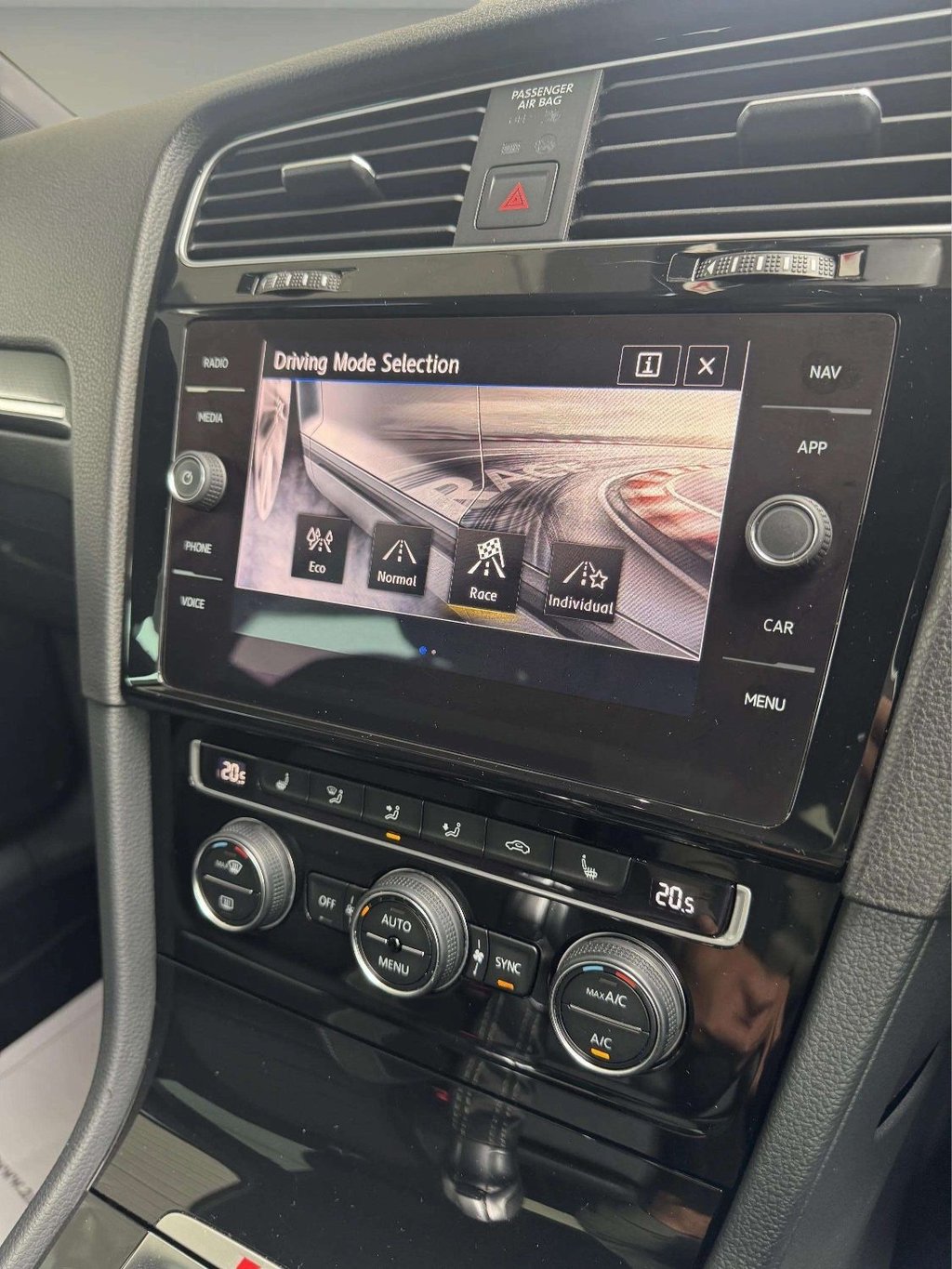 Used Volkswagen Golf 2019 for sale - 76105799: Photo 26