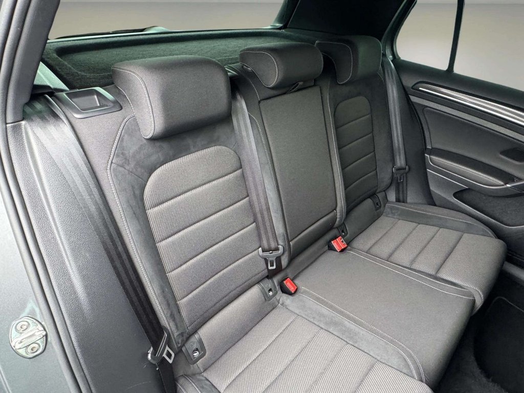 Used Volkswagen Golf 2019 for sale - 76105799: Photo 31