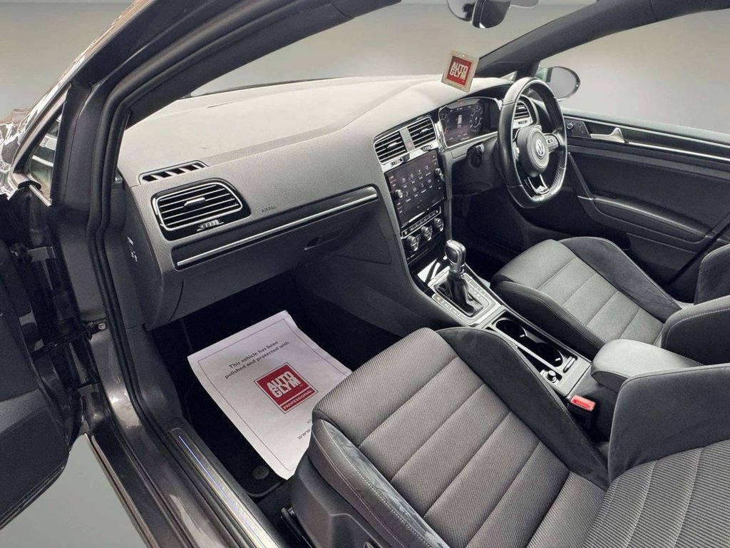 Used Volkswagen Golf 2019 for sale - 76105799: Photo 36