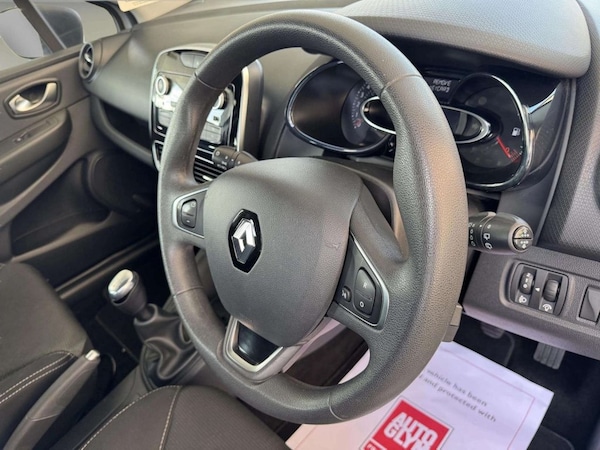 Used Renault Clio 2018 for sale - 75703568: Photo 21