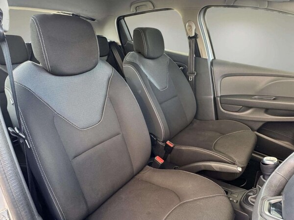 Used Renault Clio 2018 for sale - 75703568: Photo 24