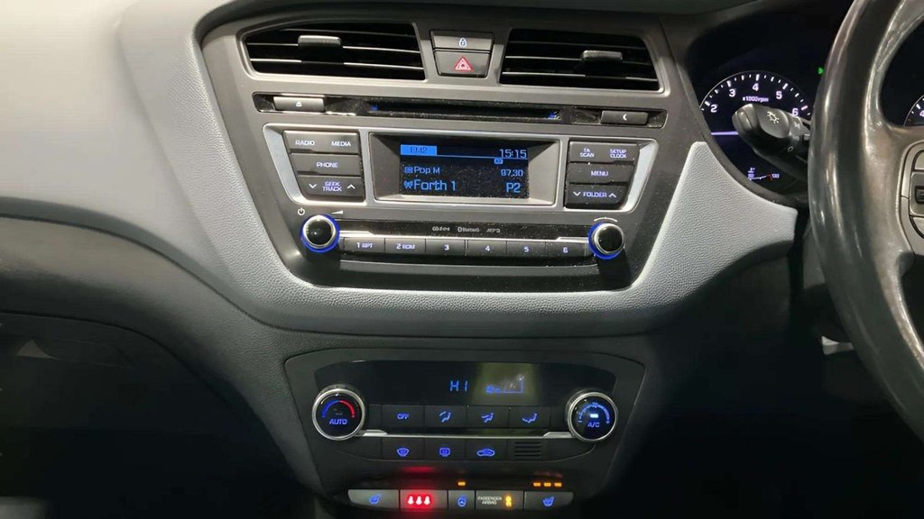 Used Hyundai i20 2015 for sale - 76546720: Photo 11