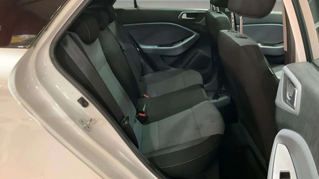 Used Hyundai i20 2015 for sale - 76546720: Photo 8
