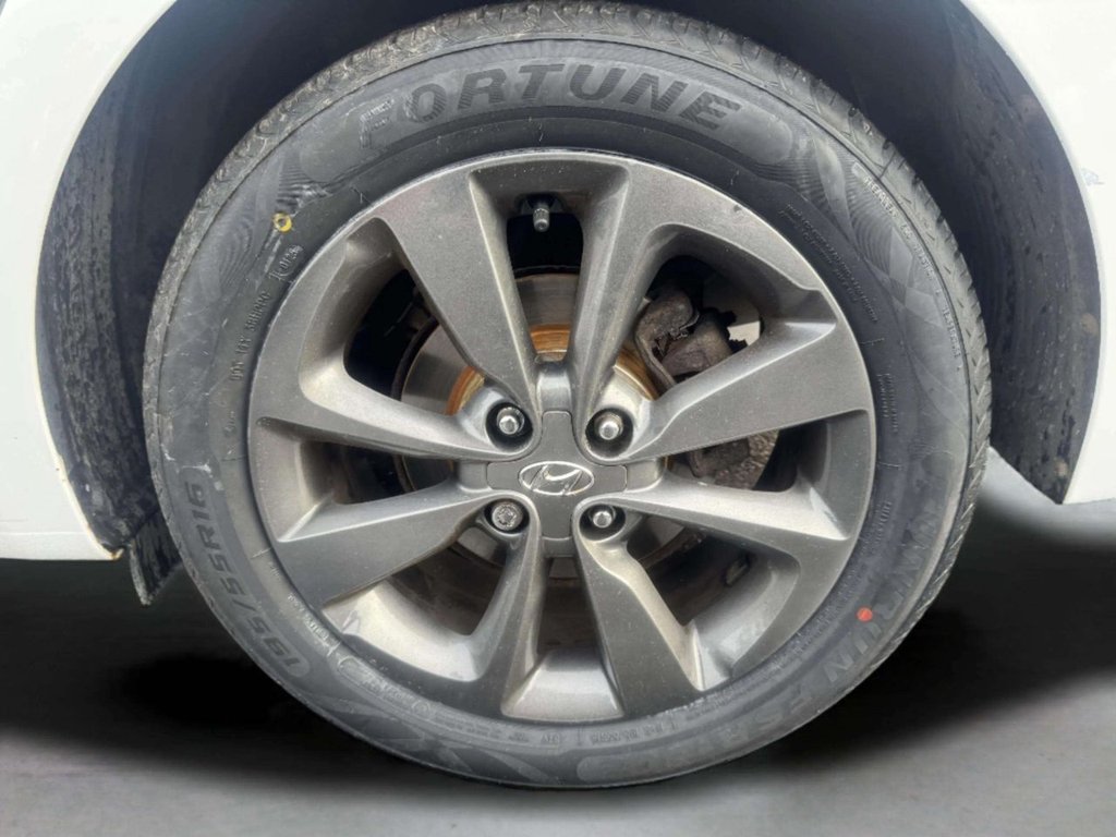 Used Hyundai i20 2015 for sale - 76631870: Photo 15