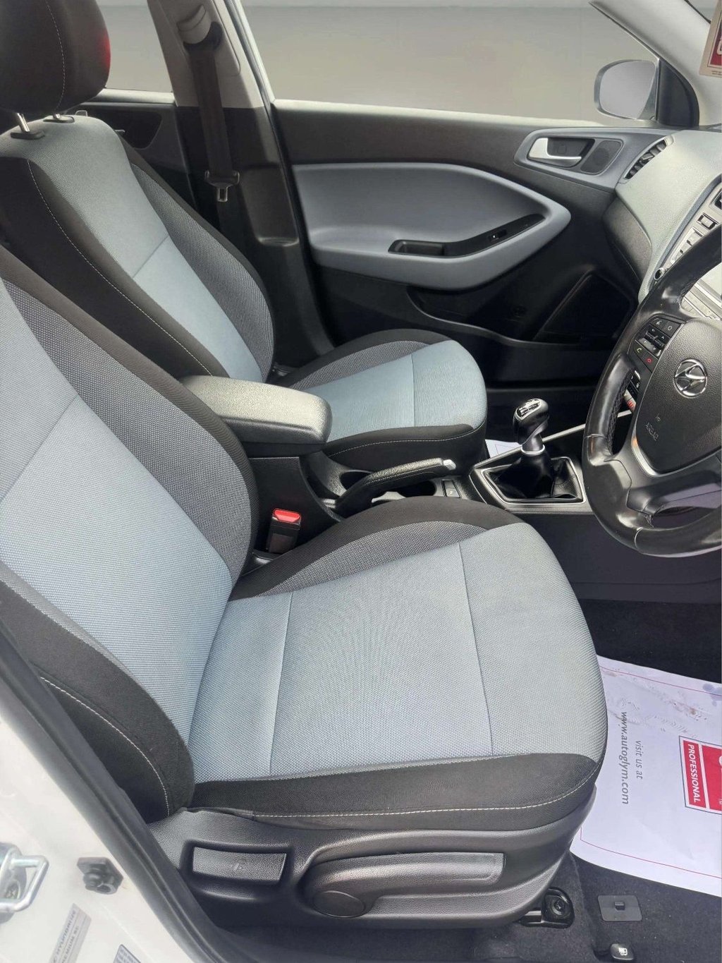 Used Hyundai i20 2015 for sale - 76631870: Photo 20