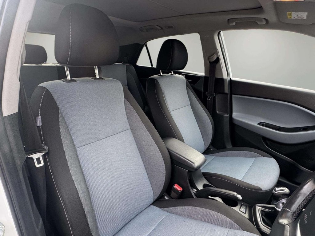 Used Hyundai i20 2015 for sale - 76631870: Photo 22