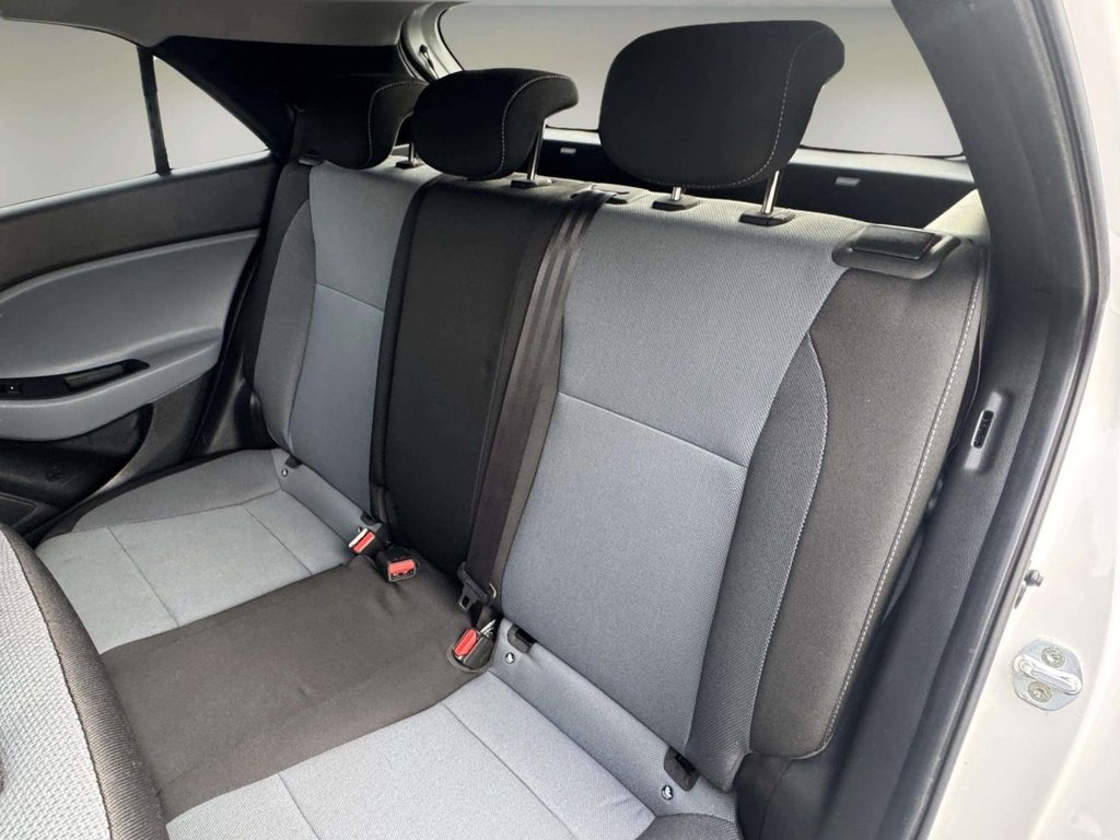 Used Hyundai i20 2015 for sale - 76631870: Photo 26