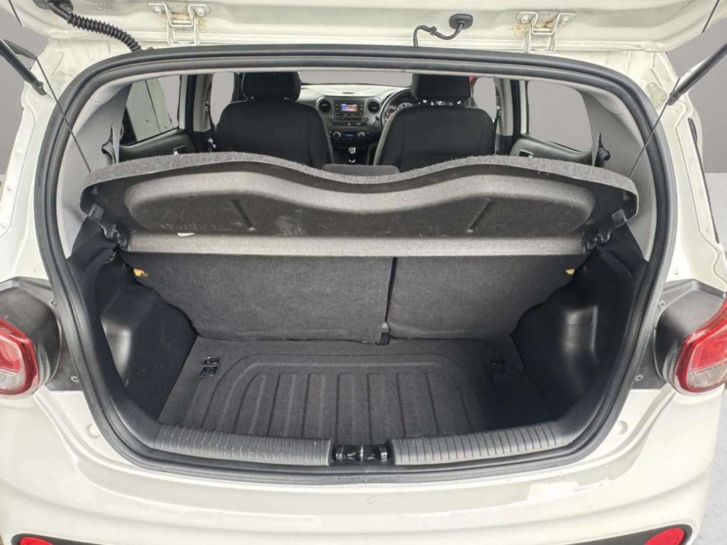 Used Hyundai i10 2017 for sale - 76173164: Photo 11