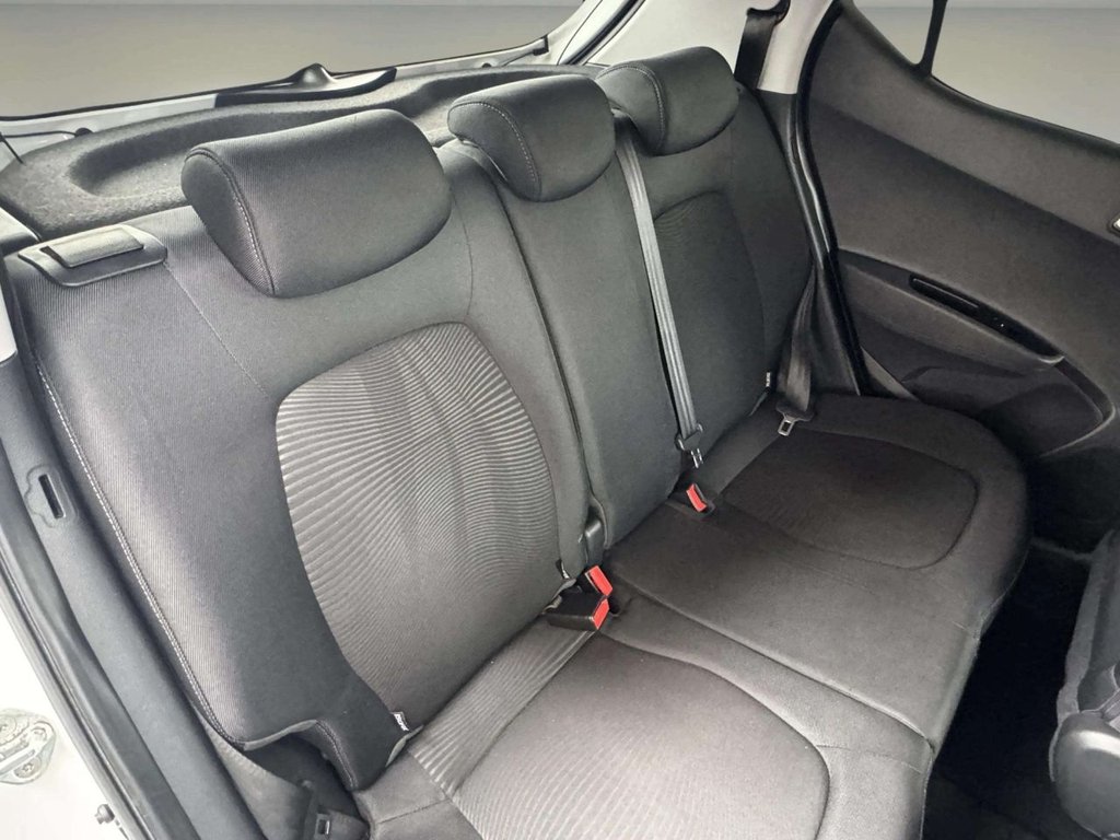 Used Hyundai i10 2017 for sale - 76173164: Photo 16