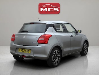 Used Suzuki Swift 2023 for sale - 77642948: Photo