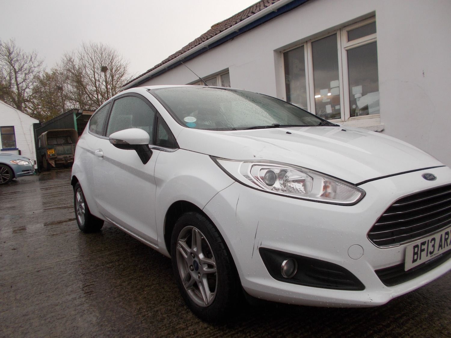 Used Ford Fiesta 2013 for sale - 76437325: Photo 2