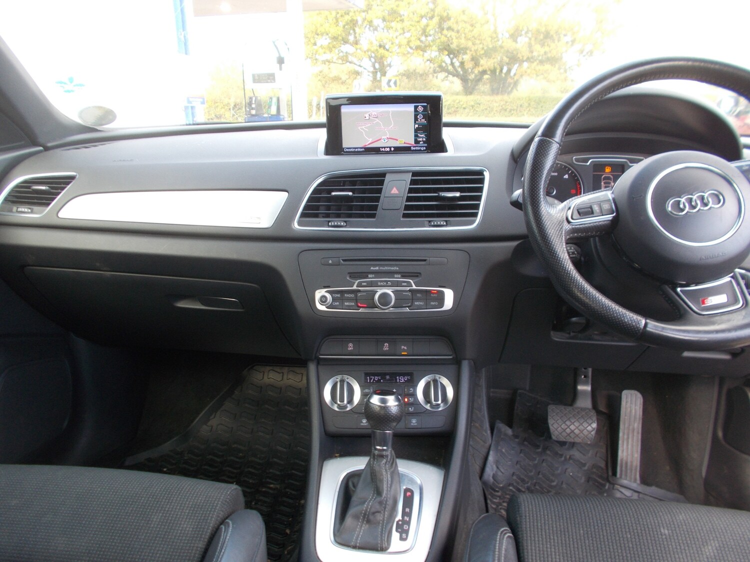 Used Audi Q3 2012 for sale - 76375398: Photo 15