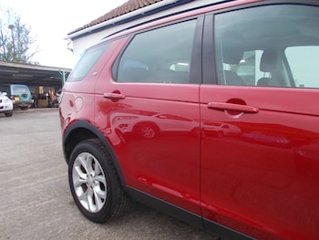 Used Land Rover Discovery Sport 2016 for sale - 78210491: Photo