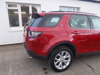 Used Land Rover Discovery Sport 2016 for sale - 78210491: Photo