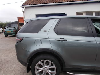 Used Land Rover Discovery Sport 2015 for sale - 79111741: Photo