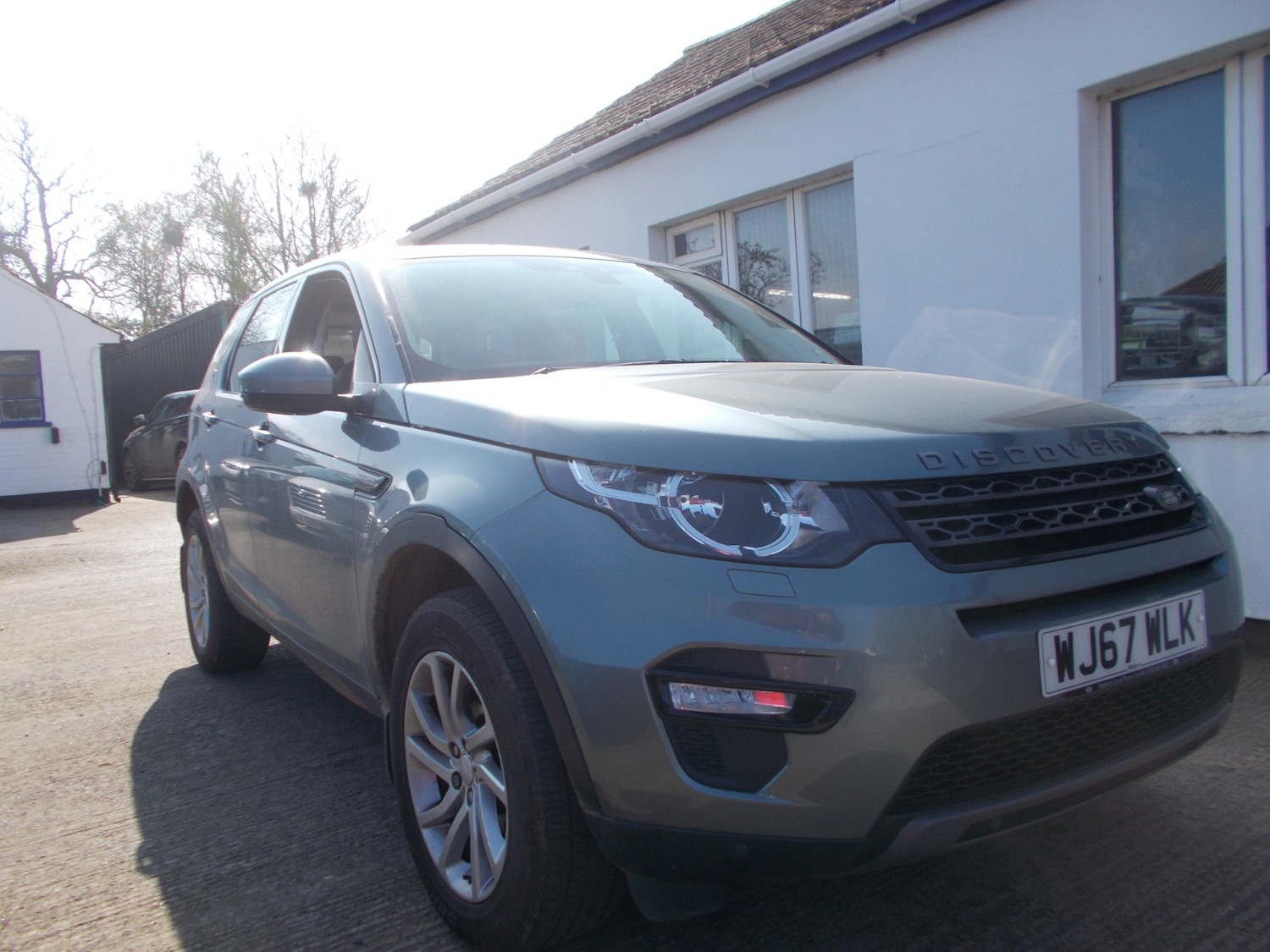 Used Land Rover Discovery Sport 2017 for sale - 77975580: Photo 2