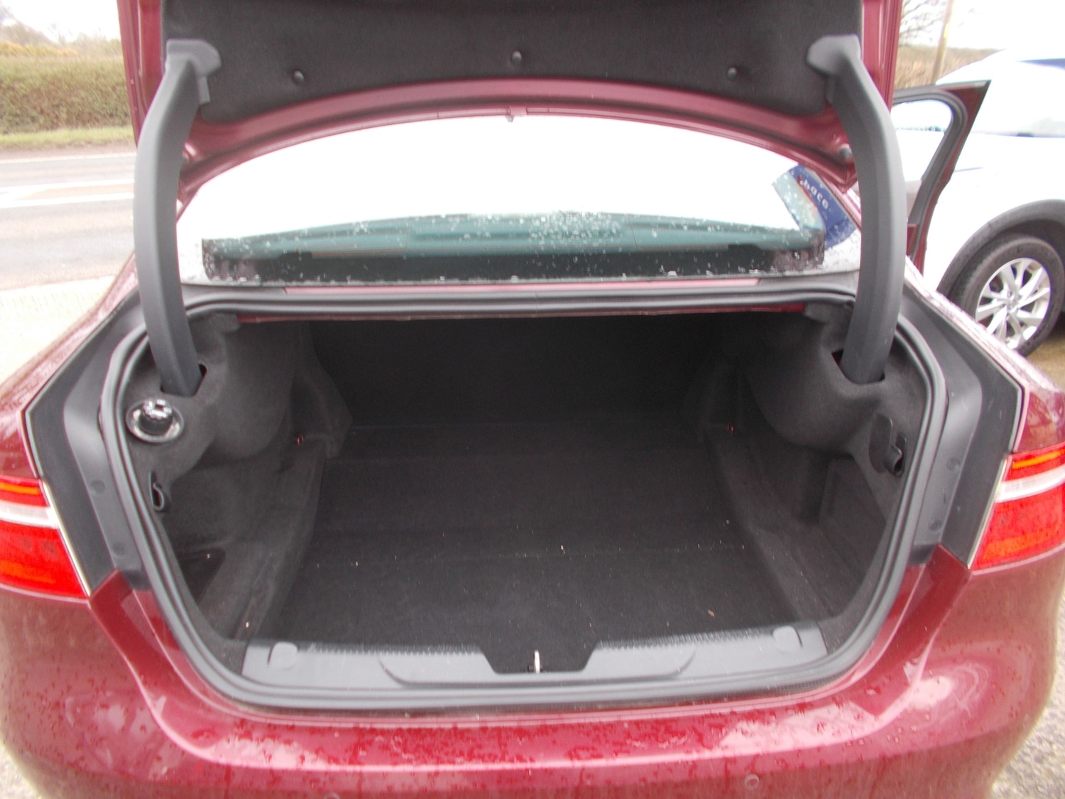 Used Jaguar XE 2015 for sale - 77635377: Photo 12