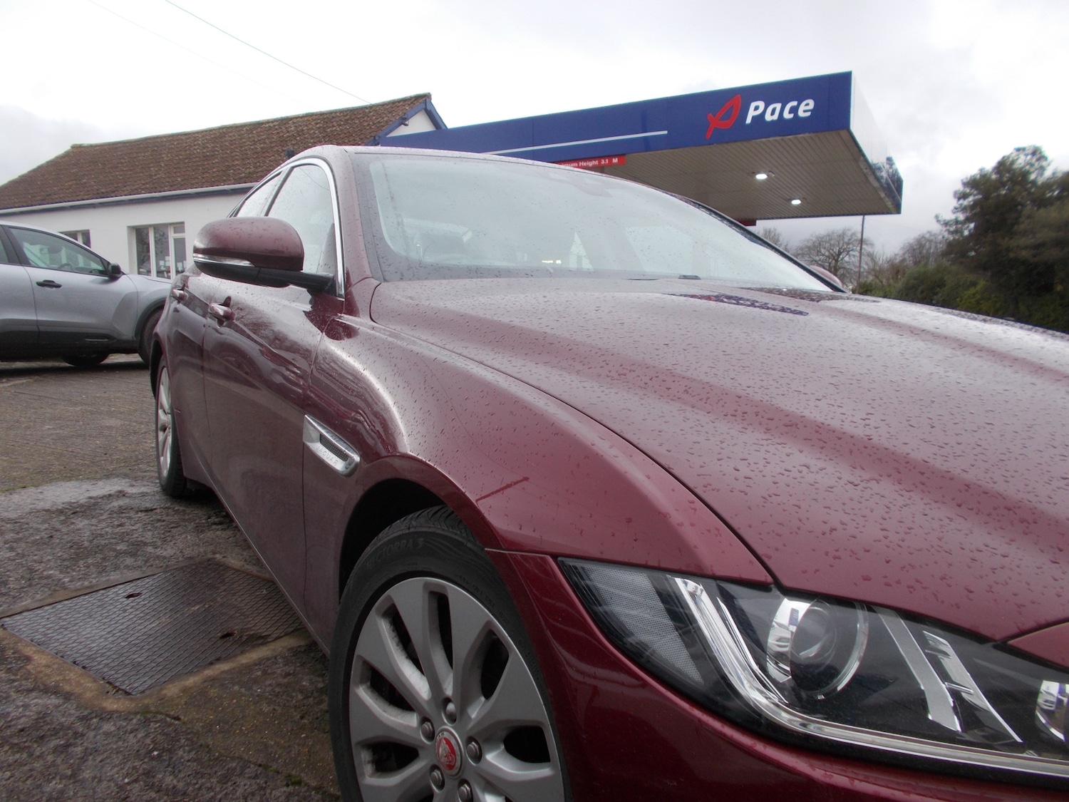 Used Jaguar XE 2015 for sale - 77635377: Photo 2