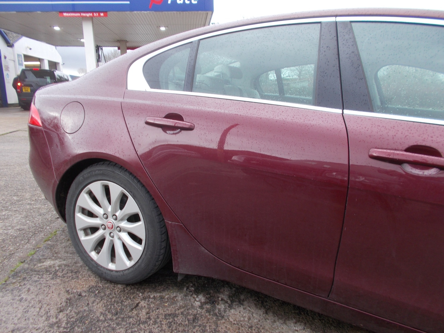 Used Jaguar XE 2015 for sale - 77635377: Photo 3