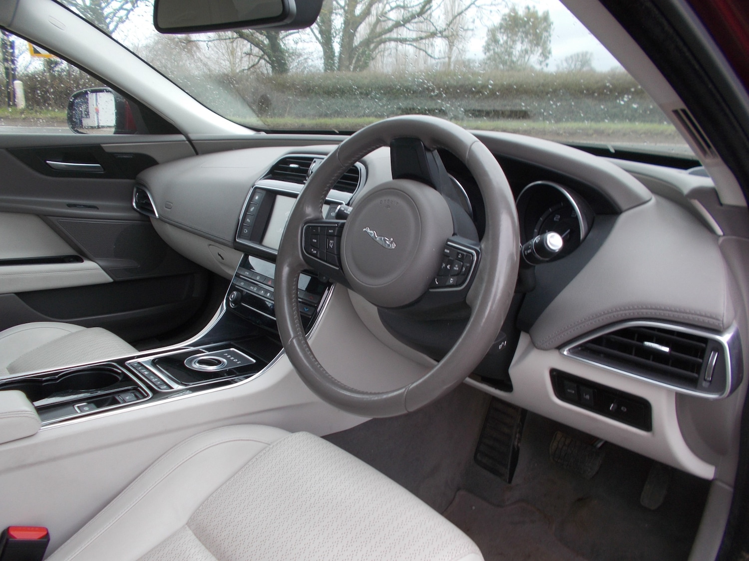 Used Jaguar XE 2015 for sale - 77635377: Photo 9