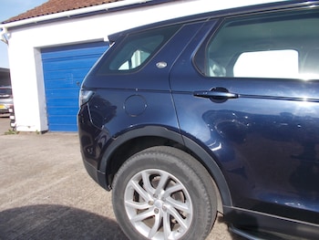 Used Land Rover Discovery Sport 2017 for sale - 78681554: Photo