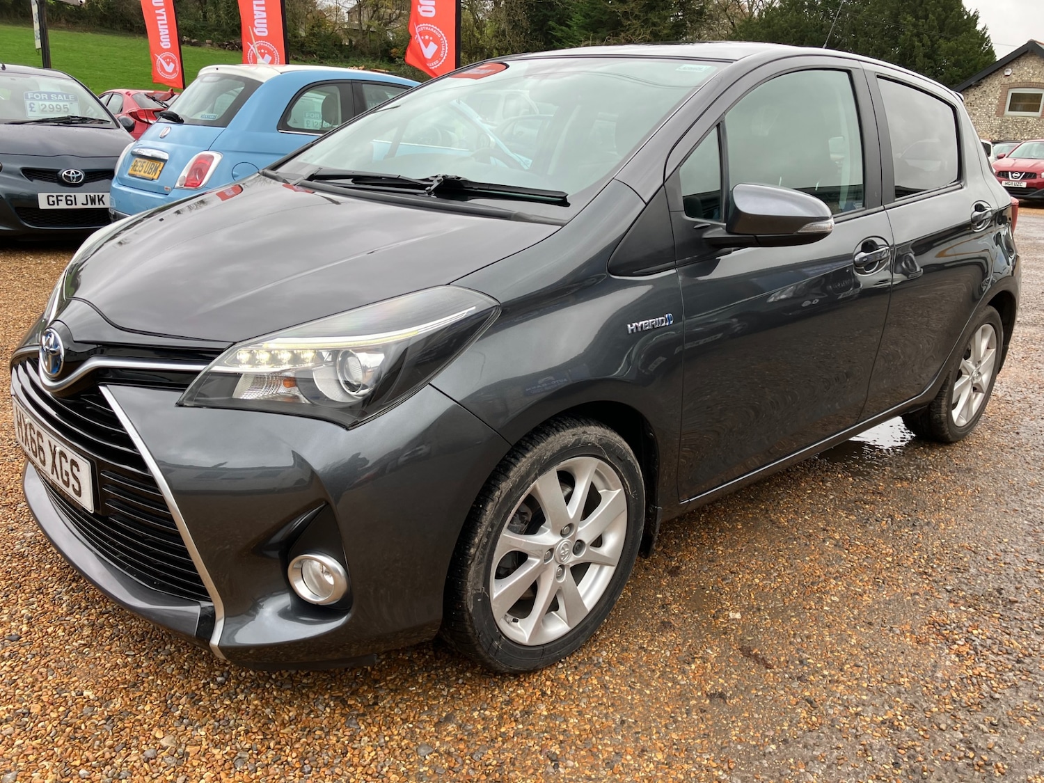 Used Toyota Yaris 2016 for sale - 76542221: Photo 2