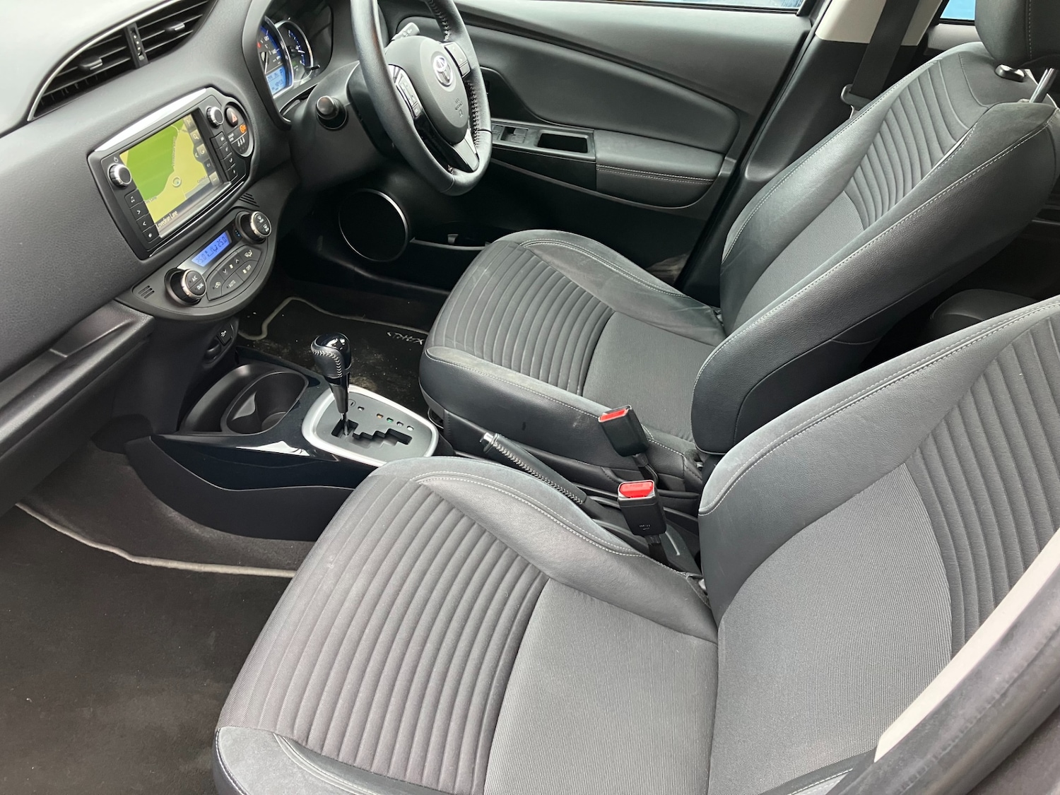 Used Toyota Yaris 2016 for sale - 76542221: Photo 3