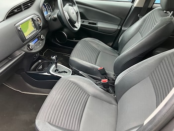 Used Toyota Yaris 2016 for sale - 76542221: Photo