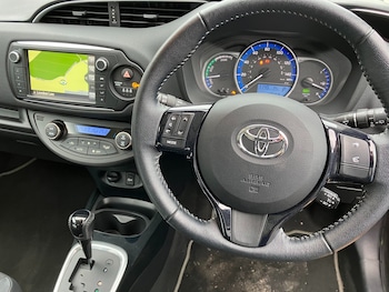 Used Toyota Yaris 2016 for sale - 76542221: Photo