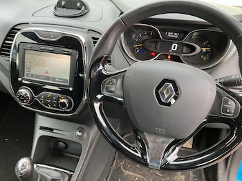 Used Renault Captur 2015 for sale - 77392614: Photo